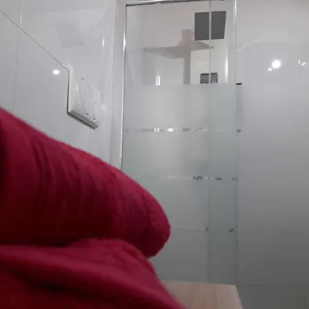 Lady Jolanda Oda ve Kahvaltı