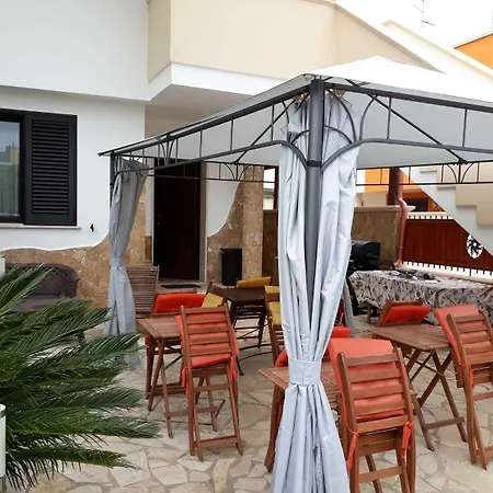 Bed & Breakfast Lady Jolanda 4*