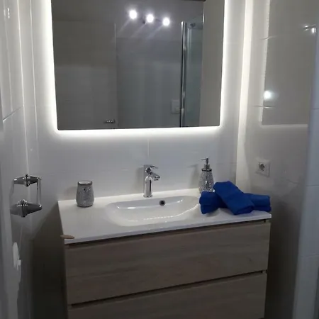 Lady Jolanda Oda ve Kahvaltı 4*