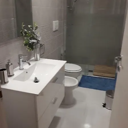 Lady Jolanda Oda ve Kahvaltı 4*