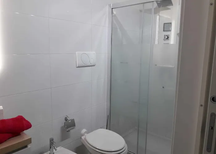 ベッド・アンド・ブレックファスト Lady Jolanda 4*